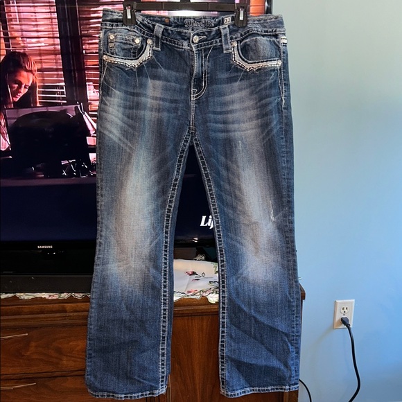 Miss Me Relaxed Boot Cut Blue Jeans w/White Embellished Stitching Size 14 - Picture 2 of 8